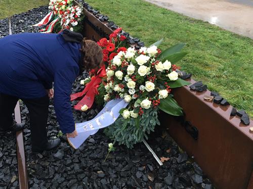 The commemoration of the victims of the Nazi regime was marked by the Corona pandemic. For Remembrance Day, therefore, several digital offerings were made in addition to a silent wreath-laying ceremony.