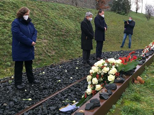 The commemoration of the victims of the Nazi regime was marked by the Corona pandemic. For Remembrance Day, therefore, several digital offerings were made in addition to a silent wreath-laying ceremony.
