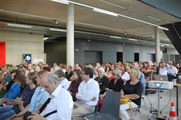 Blick in das vollbesetzte Auditorium