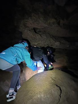 A special highlight was an adventure tour through the Klutherthöhle cave in Ennepetal. The cave was discovered by crawling through narrow crevices and shallow passages, with clothing and shoes not spared from puddles of water.