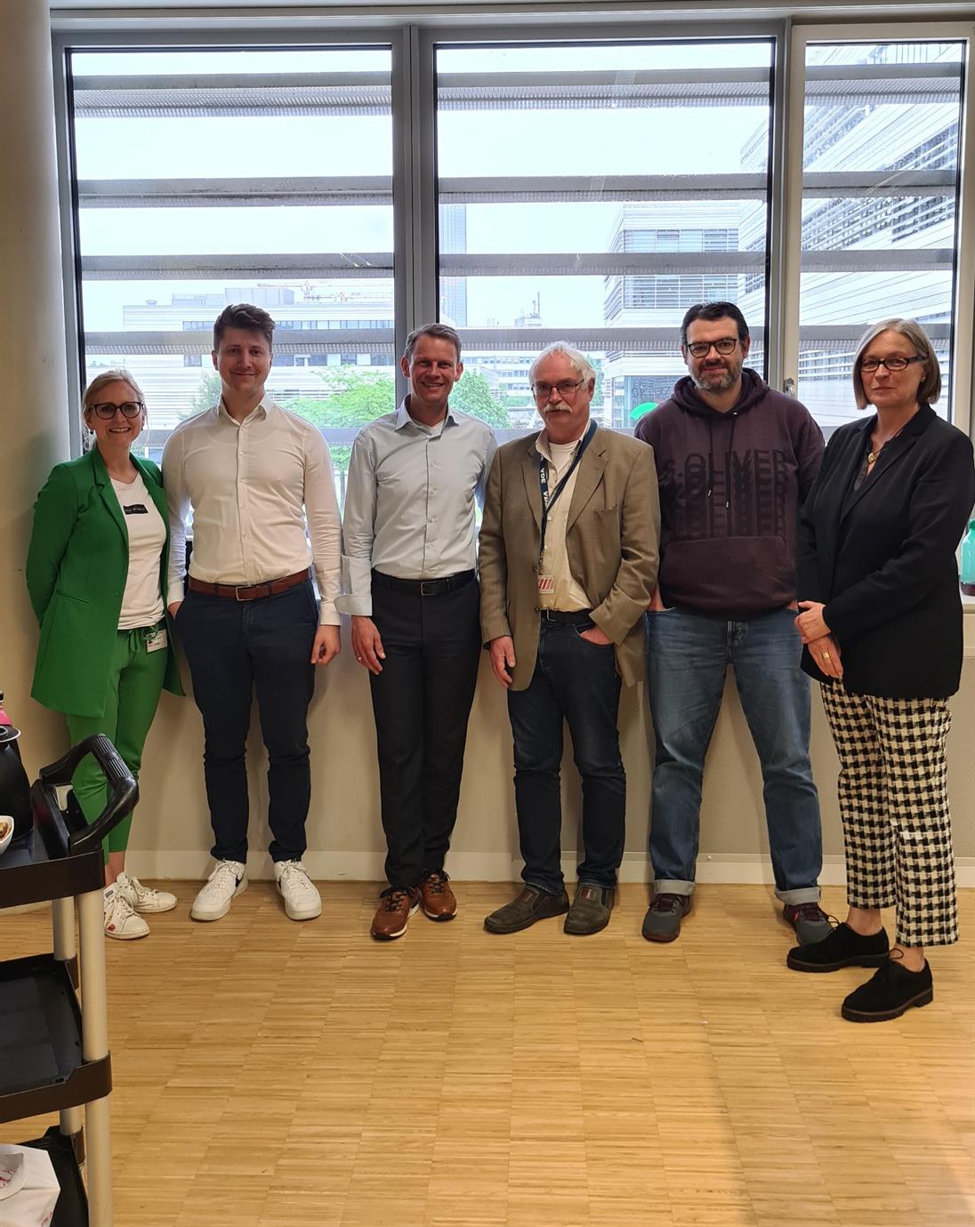 Alumni Talk with Dipl.-Ing. H. Horstmann GmbH on May 11, 2023
A group of people posing after the talk. 
