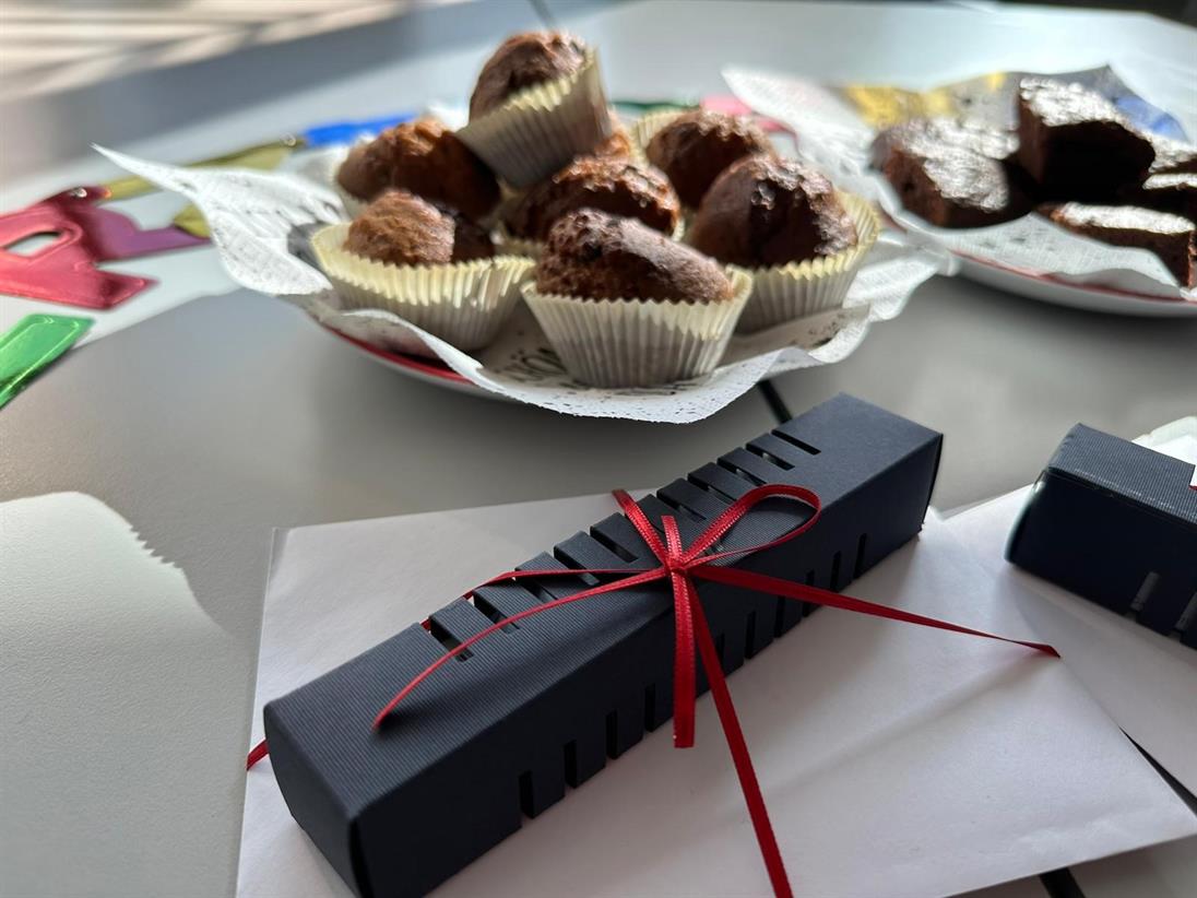 Ausbildungsabschluss_Kuchen_Geschenk_Zoom