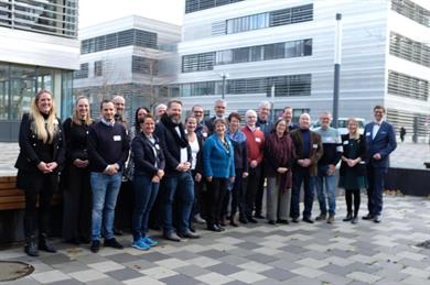 Group photo of the school administrations and signatories of the school cooperation agreements as part of a ceremony of the Central Student Advisory Service (ZSB)