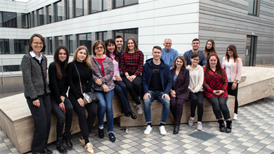 Students from the Faculty of Business Studies at Kuban Agrarian University in Krasnodar on the Roof of Building No. 3 at Hochschule Düsseldorf
