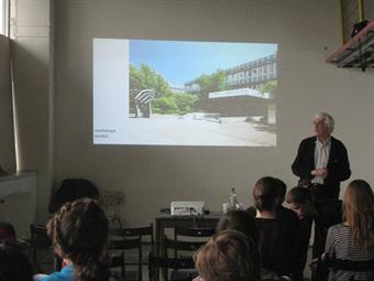 Presentation of HSD at the Academy of Fine Arts in Bratislava: 25 April 2016, Florian Boddin presents the HSD and the Faculty of Design to 40 students at the Academy of Fine Arts in Bratsilava