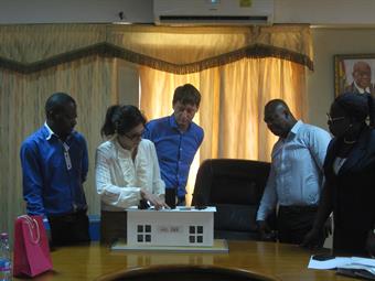 Rada Ille and Philipp Riegebauer present a project, done by students from ZIES.